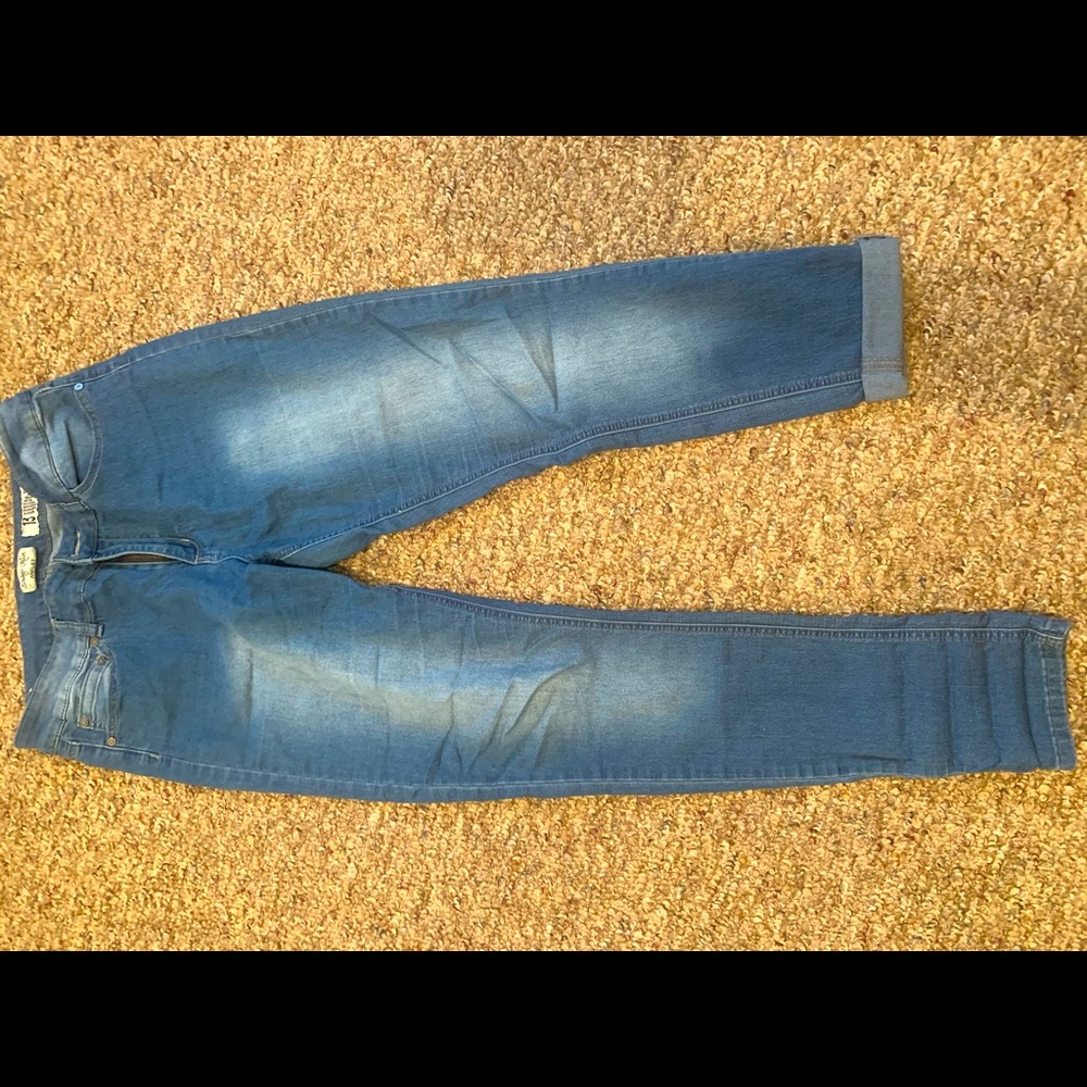 Women’s Junior size 13 medium wash jeans